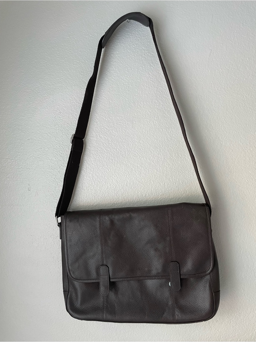 Cole Haan Dark Brown Pebble 100% Leather Messenger Laptop Bag Shoulder Strap